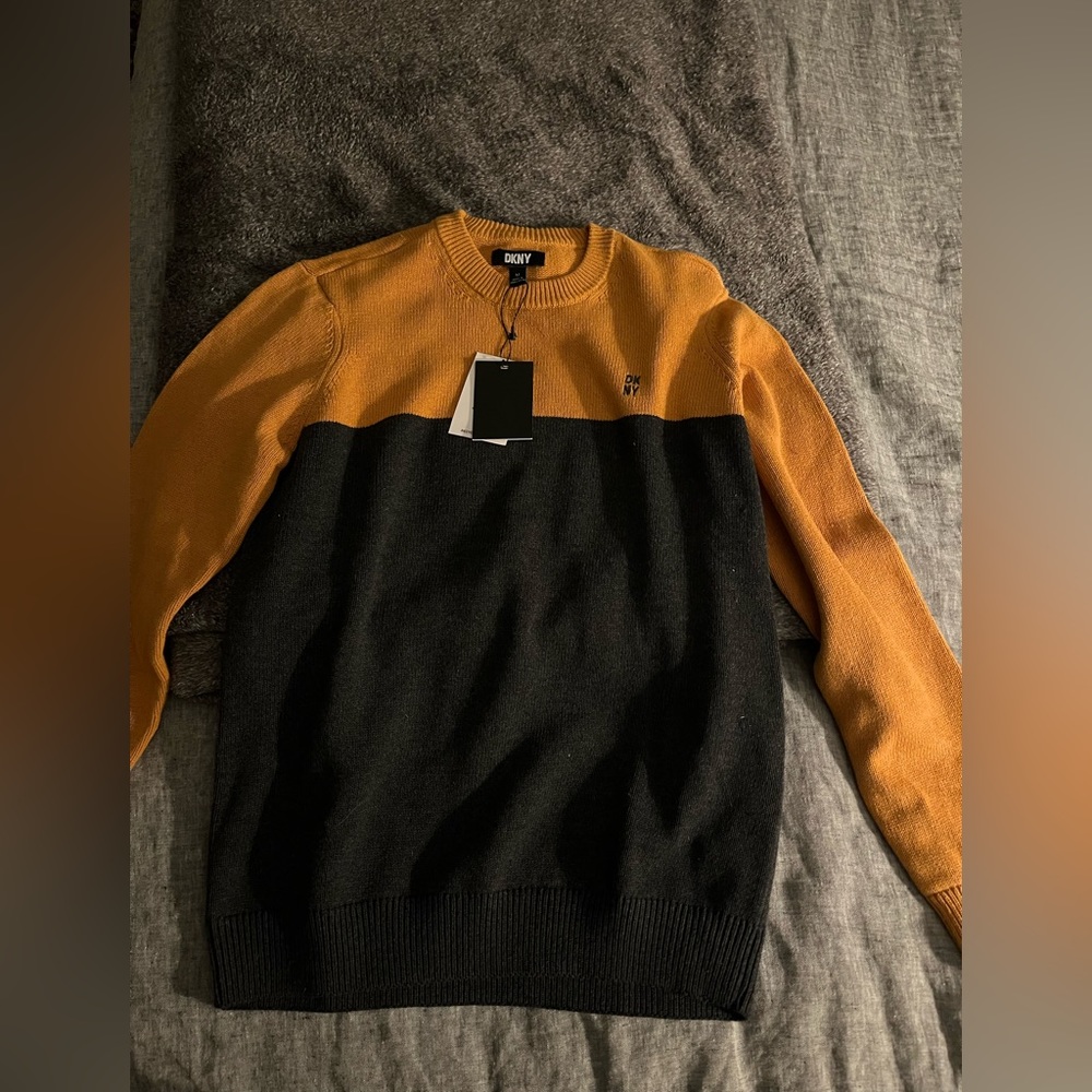 DKNY sweater good and navy (new with tags)